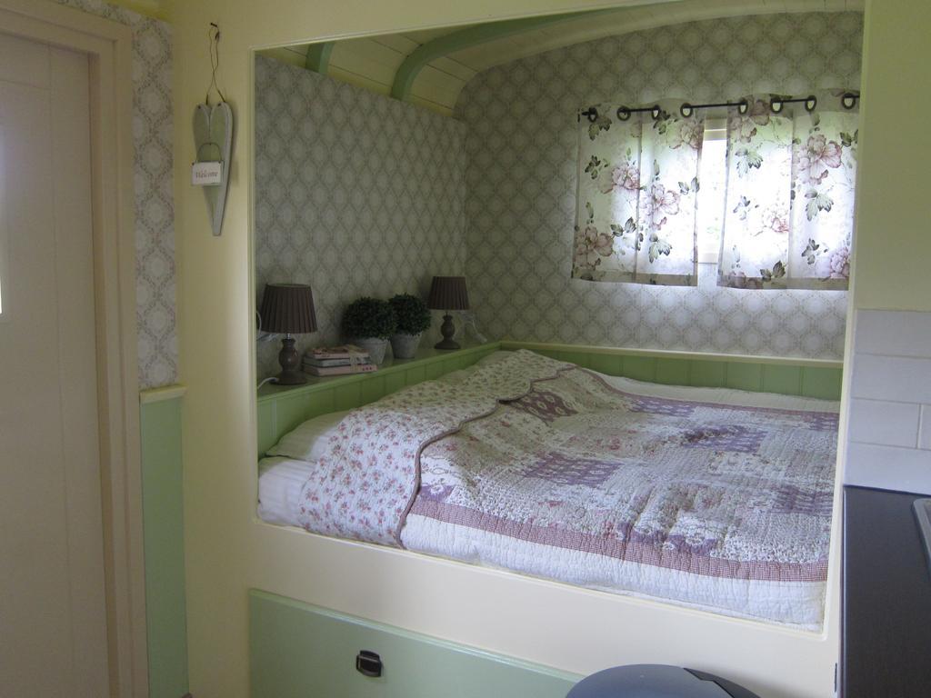 Pipowagen Minicamping De Linde Merselo Kamer foto