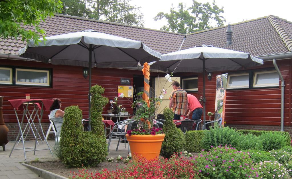 Pipowagen Minicamping De Linde Merselo Buitenkant foto